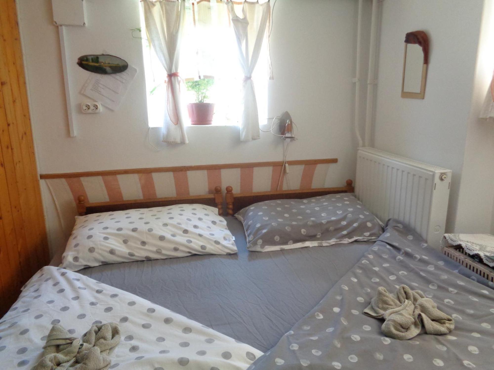 Irenke Vendeghaz Apartment Alsópáhok Екстериор снимка