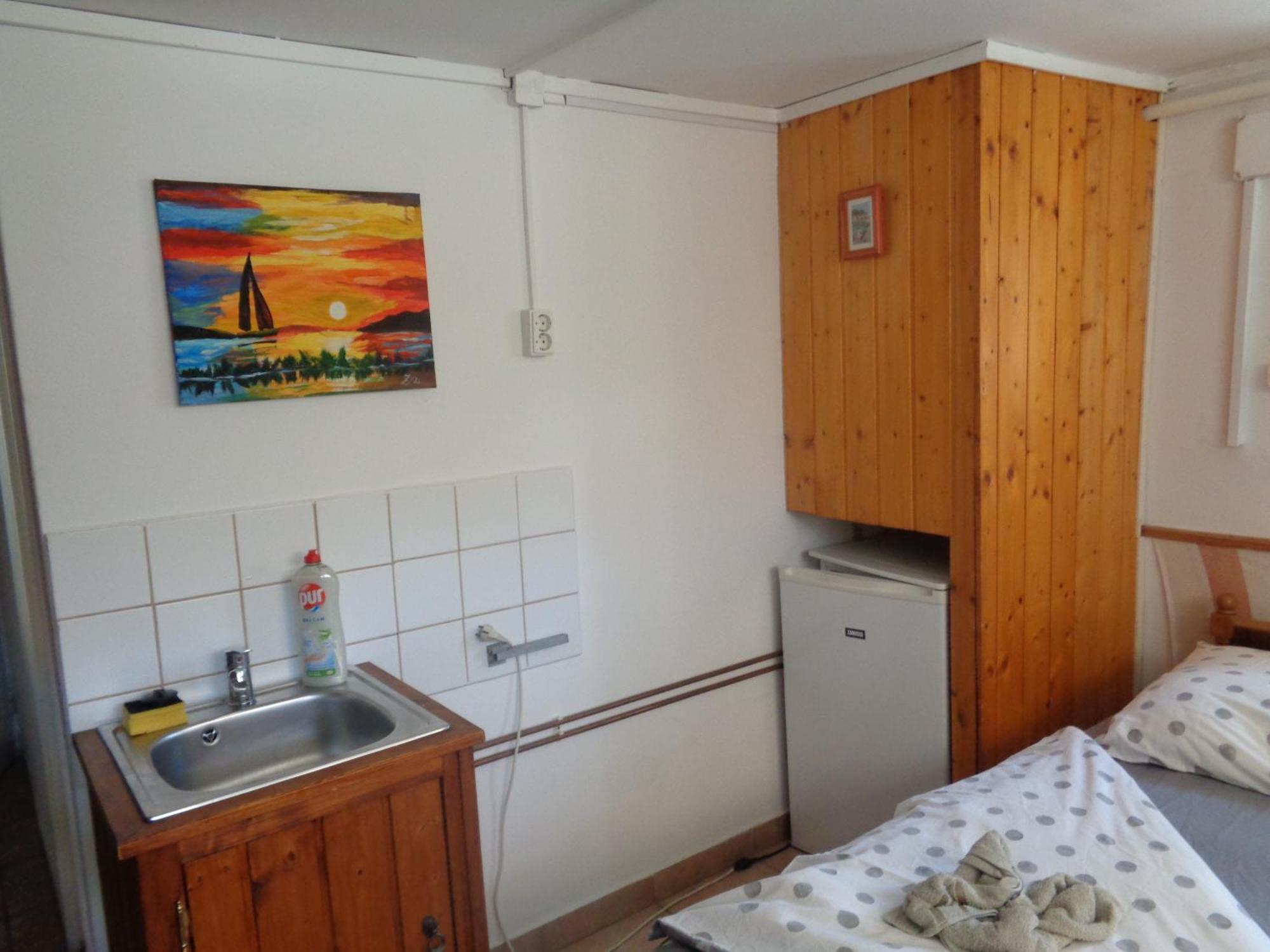 Irenke Vendeghaz Apartment Alsópáhok Екстериор снимка